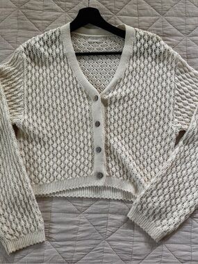 Cropped V-Neck Knit Cardigan with balloon sleeves